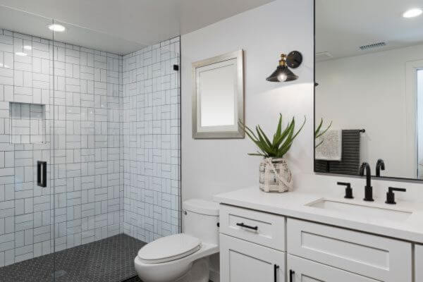 downlights para iluminar el baño
