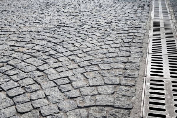 pavés de piedra para vía urbana