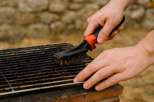 eliminar grasa rejilla barbacoa