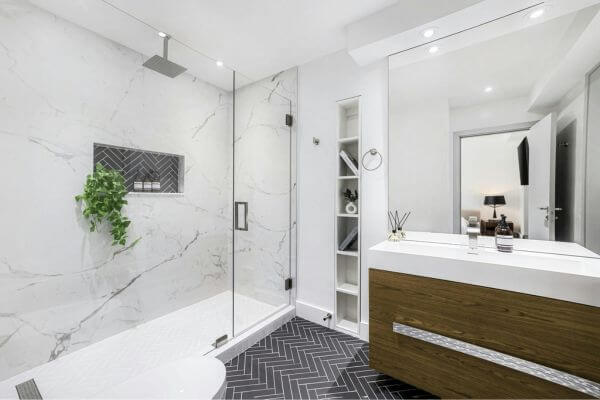 reducir la humedad en baños sin ventanas